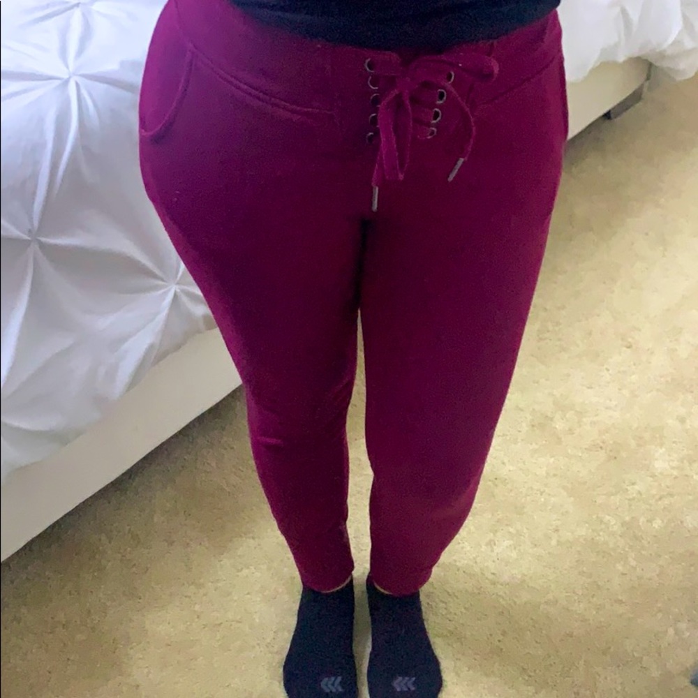 Fashion nova maroon sweat pants size small